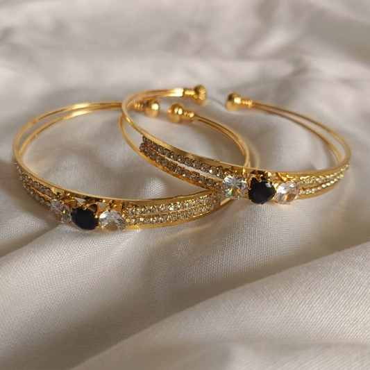 Black Stone Adjustable Gold Kada - 2.4 (6 cm diameter)
